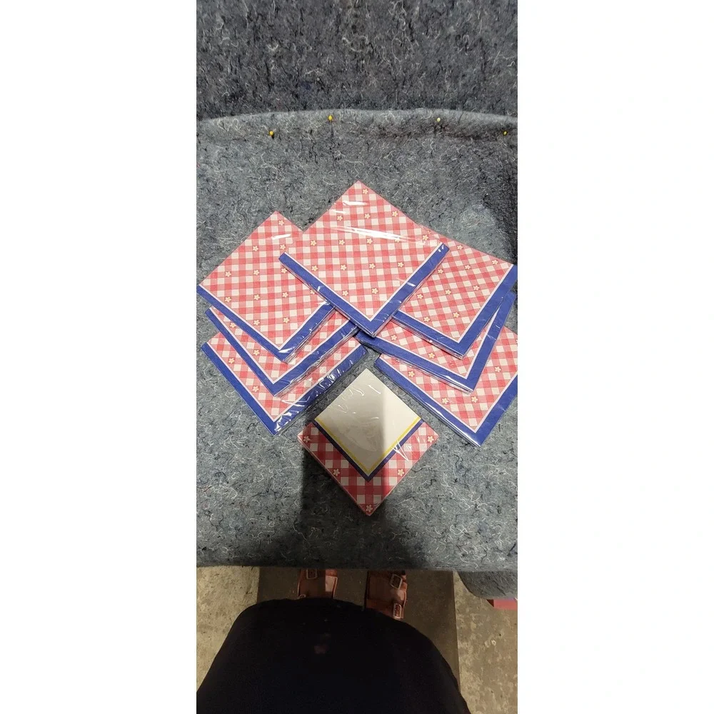 Pretty‎ Picnic Lunch Napkis Set of 7 plus 1 small